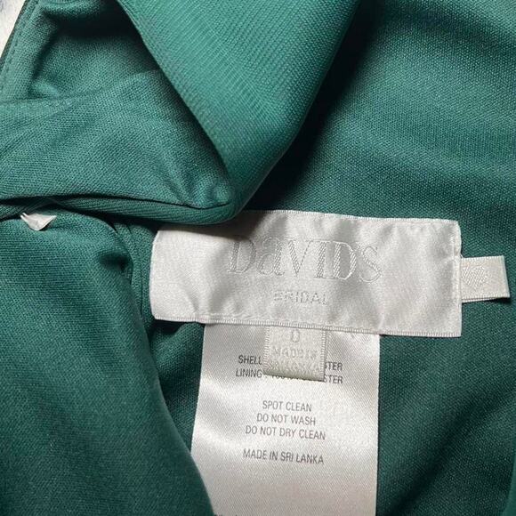 Green formal dress with beaded - Picture 3 of 8